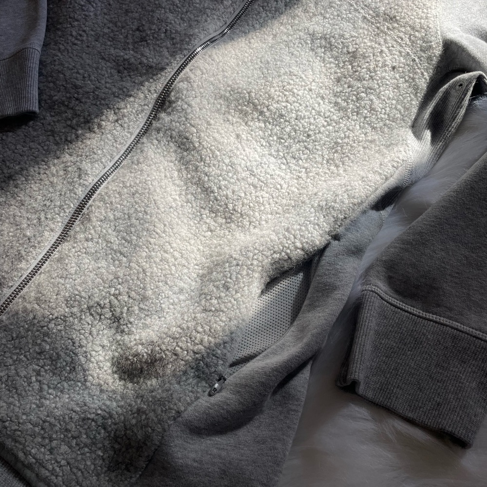 Lululemon size 10
